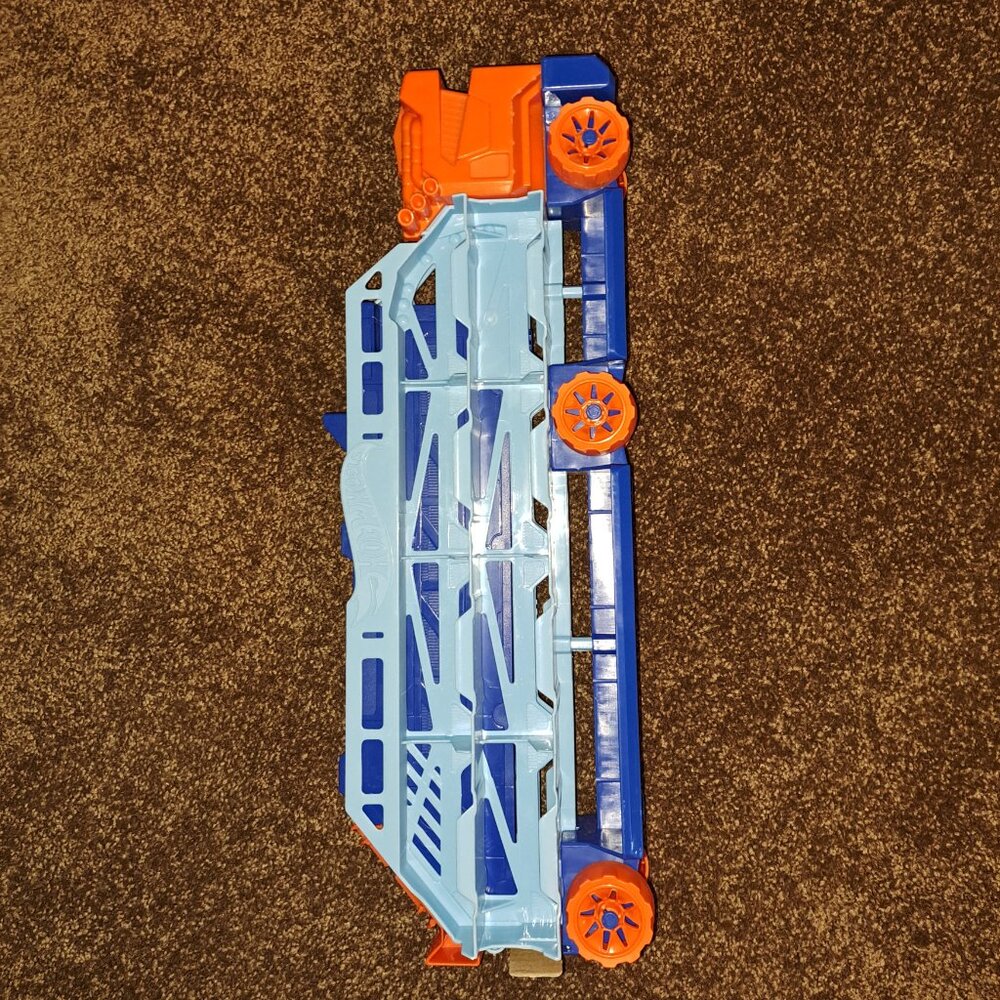 Hot Wheels City Speed Drop Transport Hauler - Picture 7 of 8